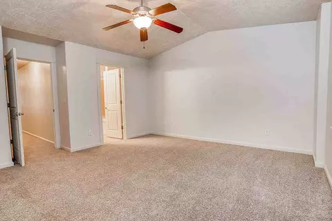 Se Chase Loop, Gresham, OR 97080 photo 15