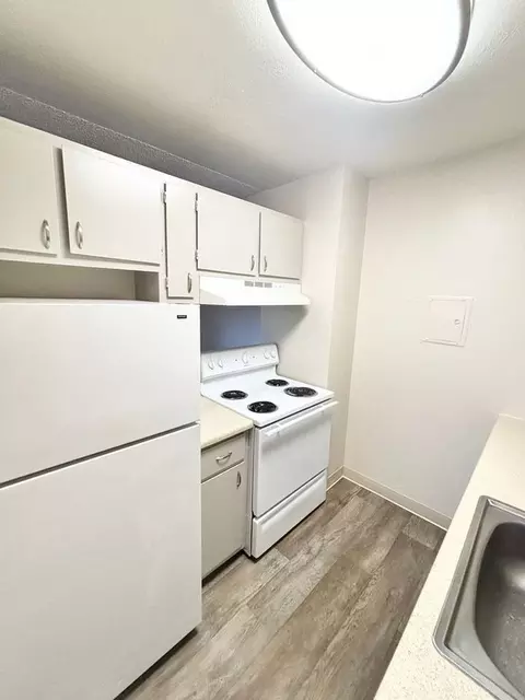 2548 Walnut Ave, Carmichael, CA 95608