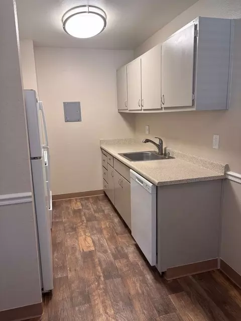 2548 Walnut Ave, Carmichael, CA 95608