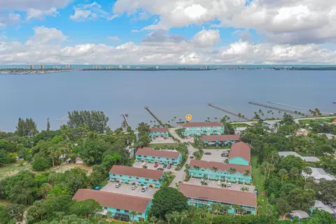 13525 S Indian River Dr, Jensen Beach, FL 34957