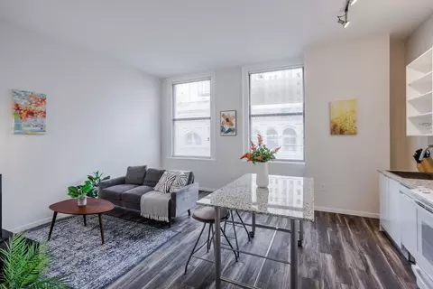 E 4th St, Cincinnati, OH 45202
