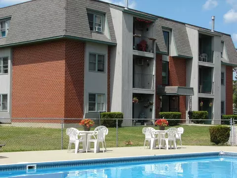 310 Route 27, Raymond, NH 03077