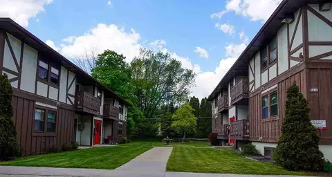 3430 3430-3432-3434 S 12th St, Sheboygan, WI 53081