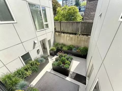 614 13th Ave E, Seattle, WA 98102