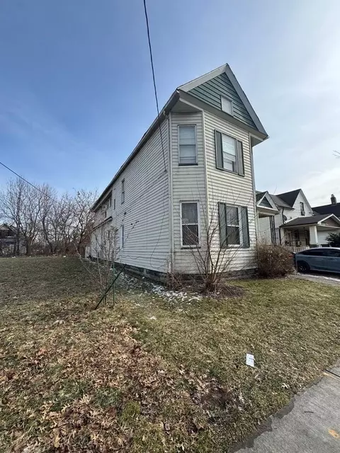 3821 E 55th St, Cleveland, OH 44105
