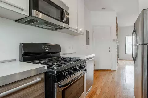 1210 W Foster Ave, Chicago, IL 60640