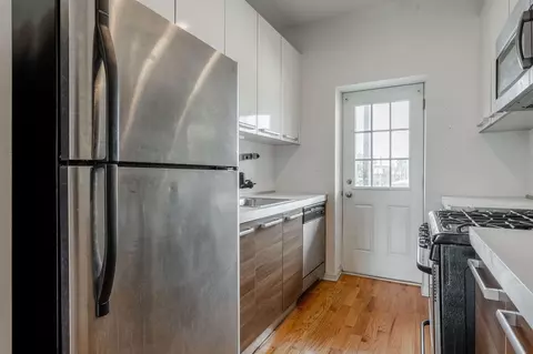 1210 W Foster Ave, Chicago, IL 60640