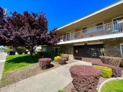 1214 Bell St, Sacramento, CA 95825