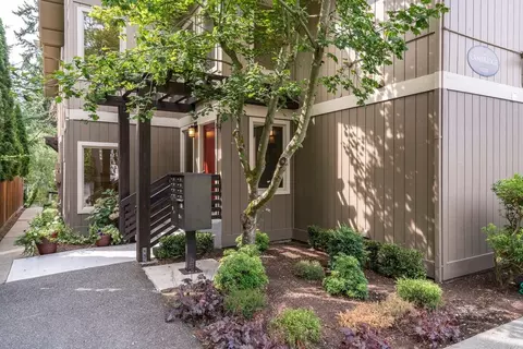 10328 NE 189th St, Bothell, WA 98011