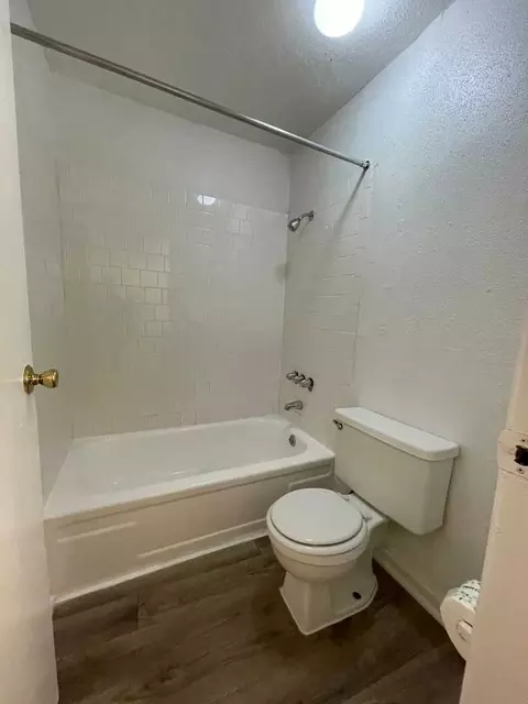 11900 Barwood Bend Dr, Houston, TX 77065