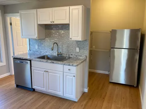 68 Kenney St, Manchester, NH 03103