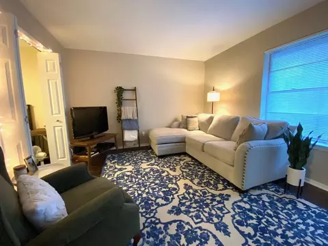 1107 N Locust St, Denton, TX 76201