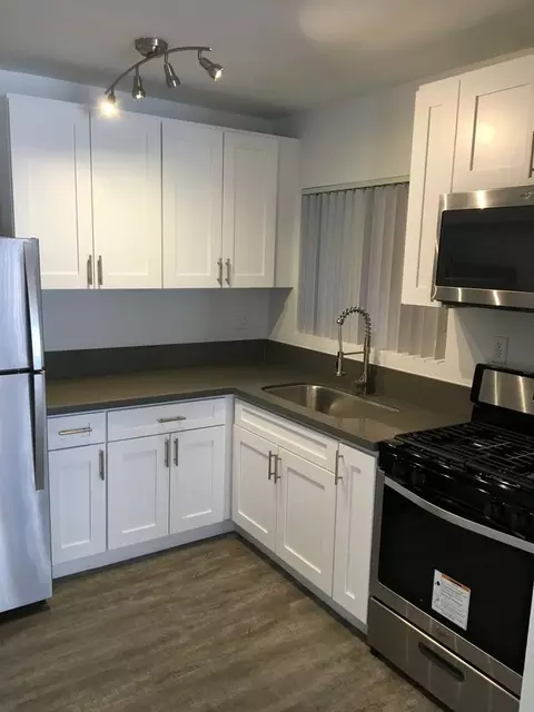 1011 E Palmer Ave, Glendale, CA 91205
