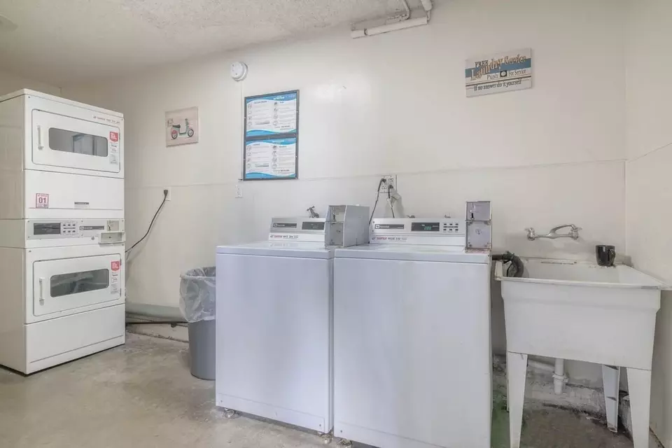  4060 Stevely Ave, Los Angeles, CA 90008 photo 9