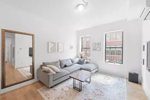 200 E 11th St, New York, NY 10003
