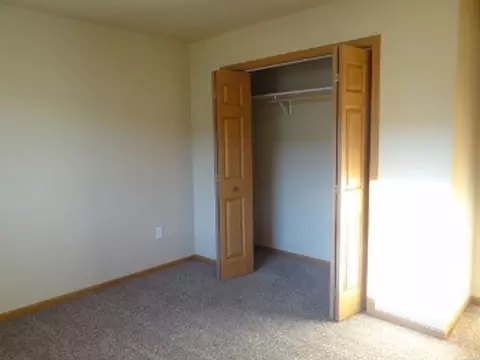 505 507 509-704 W Agassiz Cir SE, Devils Lake, ND 58301