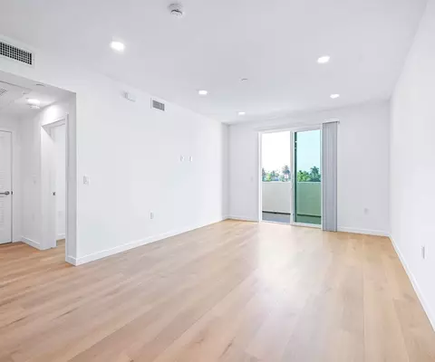 14811 Erwin St, Van Nuys, CA 91411