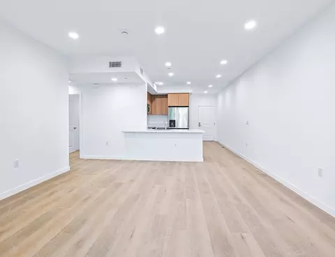 14811 Erwin St, Van Nuys, CA 91411