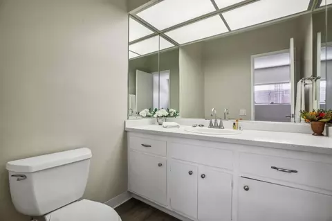 23930 Ocean Ave, Torrance, CA 90505