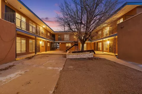 2121 Gold Ave SE, Albuquerque, NM 87106