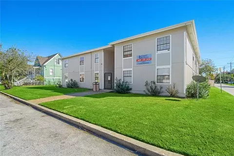 1927 Avenue M 12, Galveston, TX 77550