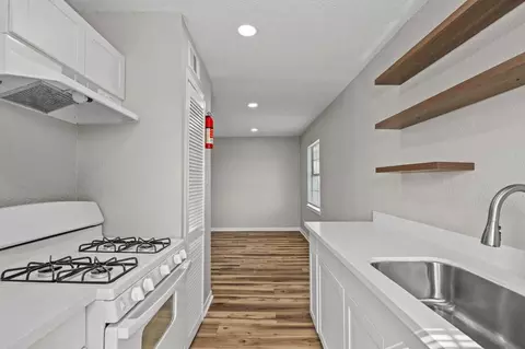 1927 Avenue M 12, Galveston, TX 77550