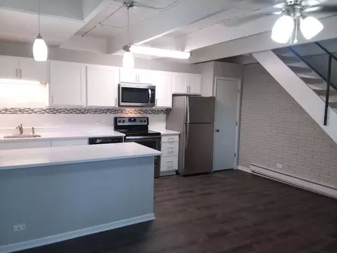 985 Grand Canyon Pkwy, Hoffman Estates, IL 60169