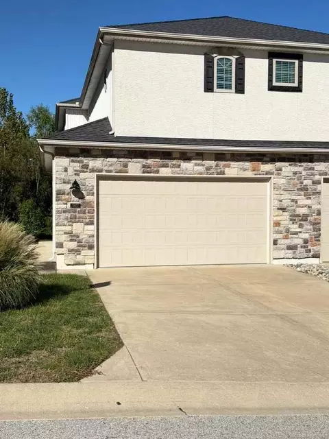 6601 N National Dr, Parkville, MO 64152