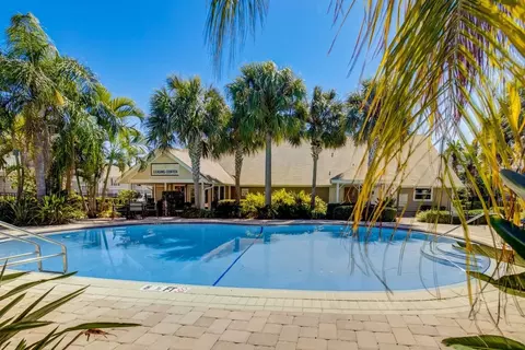 2540 Roy Hanna Dr S, Saint Petersburg, FL 33712