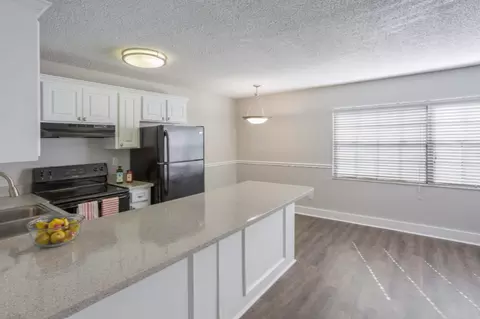 5009 S West Shore Blvd, Tampa, FL 33611