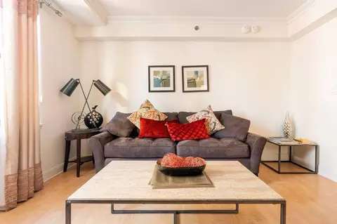 200 E 11th St, New York, NY 10003