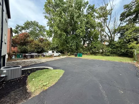 3036 N Hegry Cir, Cincinnati, OH 45238