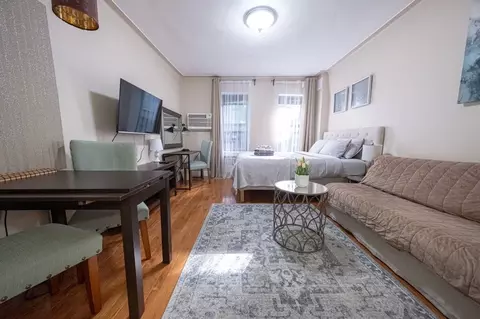 200 E 11th St, New York, NY 10003