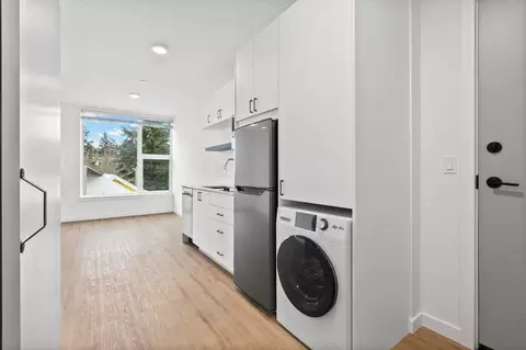 6820 Oswego Pl NE, Seattle, WA 98115 photo 3