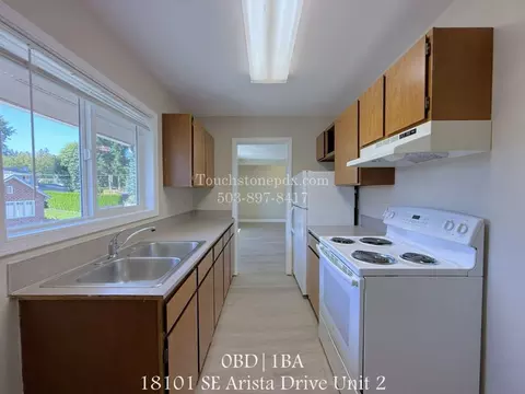 18101 SE Arista Dr, Jennings Lodge, OR 97267