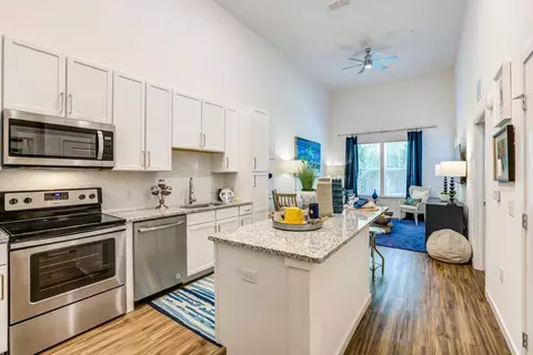 304 Lake Ave, Maitland, FL 32751 photo 3