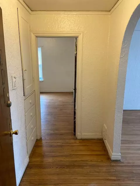 120 Glynn Ct, Detroit, MI 48202