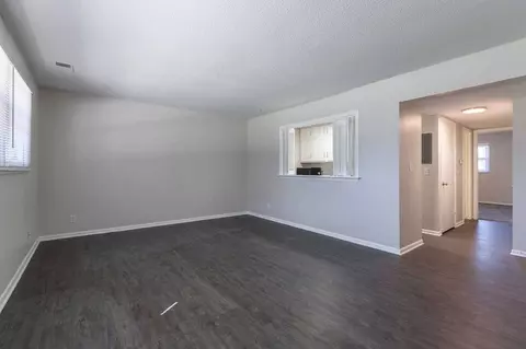 12775 Woodcrest Plz, Omaha, NE 68137