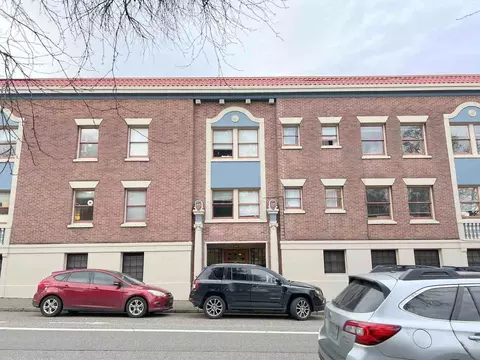 1731 NW Everett St, Portland, OR 97209