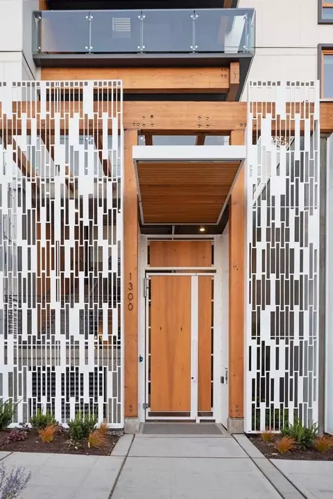 1300 E Pike St, Seattle, WA 98122