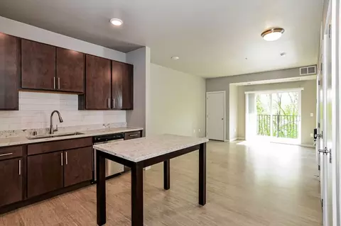 16255 Kenyon Ave, Lakeville, MN 55044