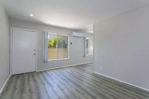 500 Orange Ave, Long Beach, CA 90802 photo 4