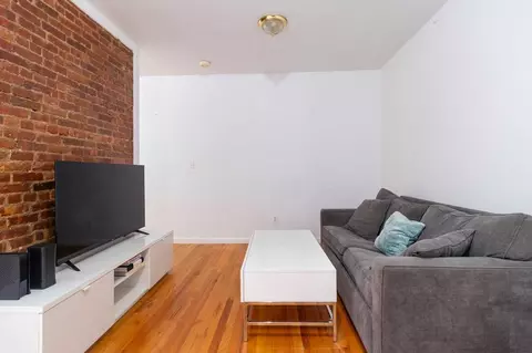 200 E 11th St, New York, NY 10003