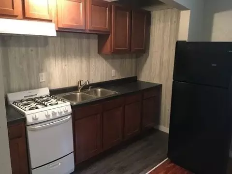 321 Bates Ave, Saint Paul, MN 55106