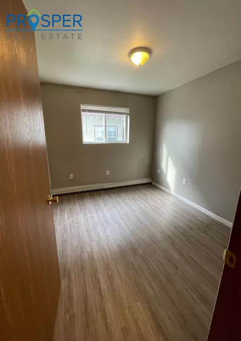 1211 S Dewey St, Eau Claire, WI 54701 photo 2