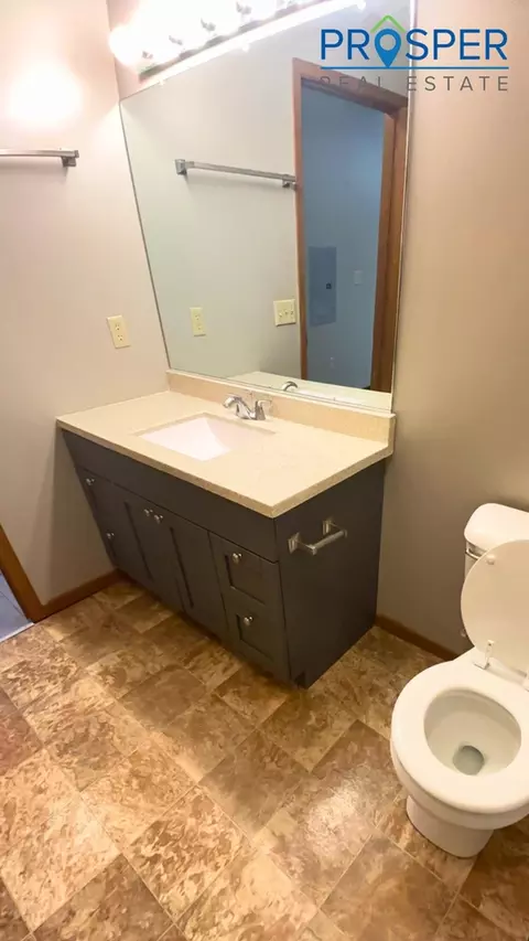 1211 S Dewey St, Eau Claire, WI 54701 photo 11