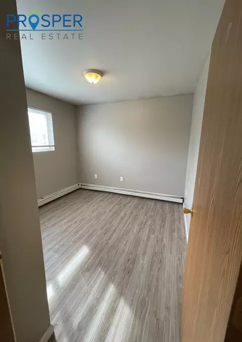 1211 S Dewey St, Eau Claire, WI 54701 photo 4