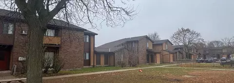 1440 S 116th St, West Allis, WI 53214