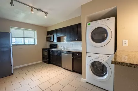 3960 W Pine Blvd, Saint Louis, MO 63108