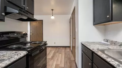 3805 W 4th St, Waterloo, IA 50701